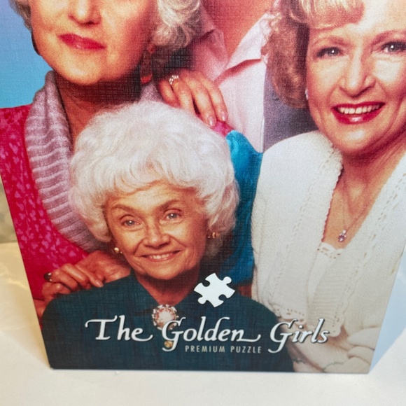 Golden Girls 1000 🧩piece puzzle - Picture 2 of 6